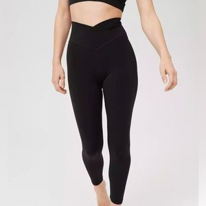 Aerie crossover leggings black